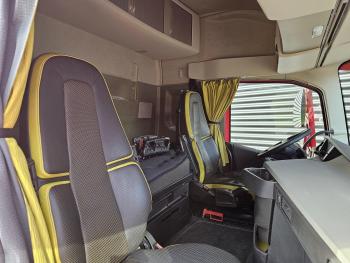 FH 16.650 8x4 / HIAB 105 t/m CRANE / KRAN